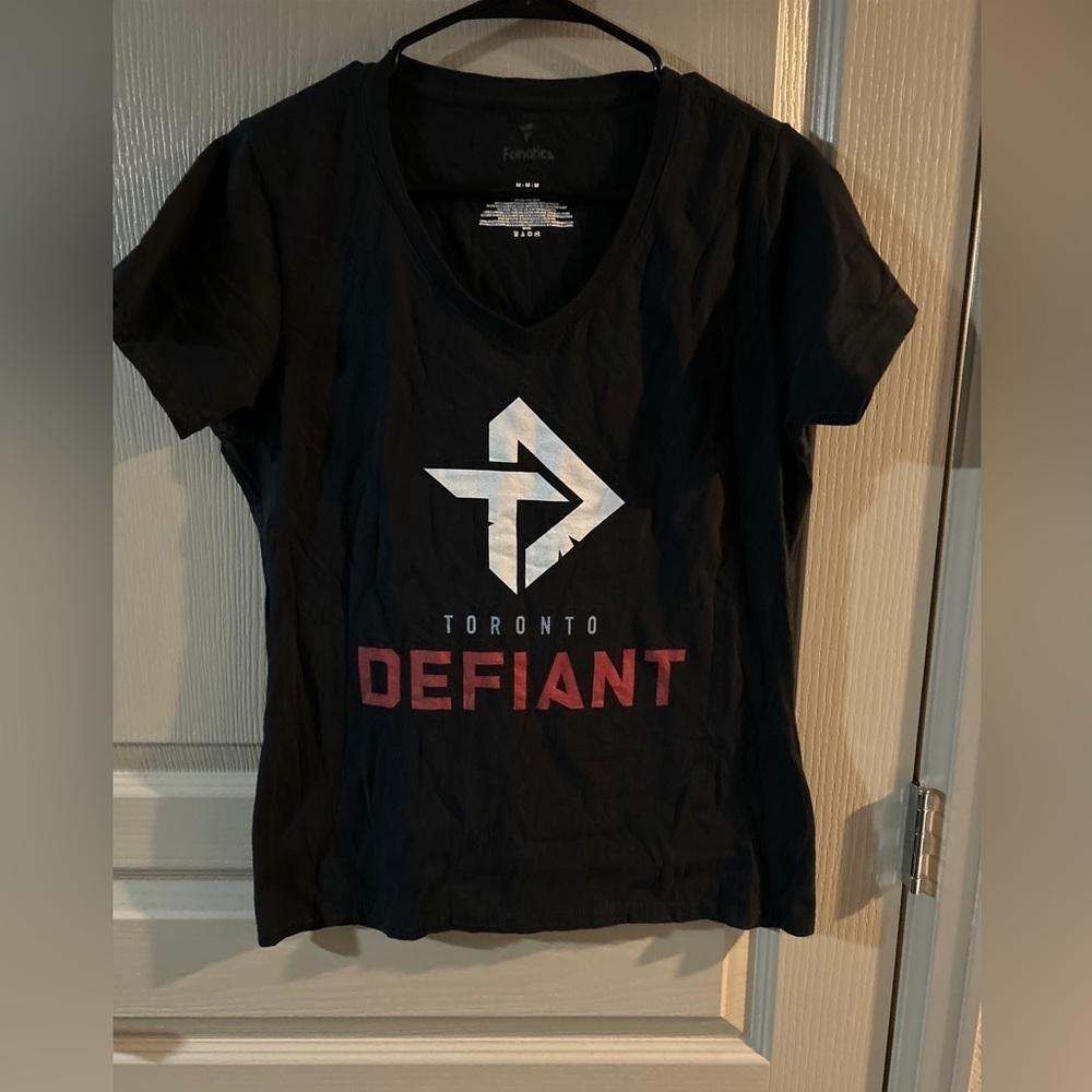 Toronto Defiant Women’s Medium Fanatics Tshirt V Neck Black